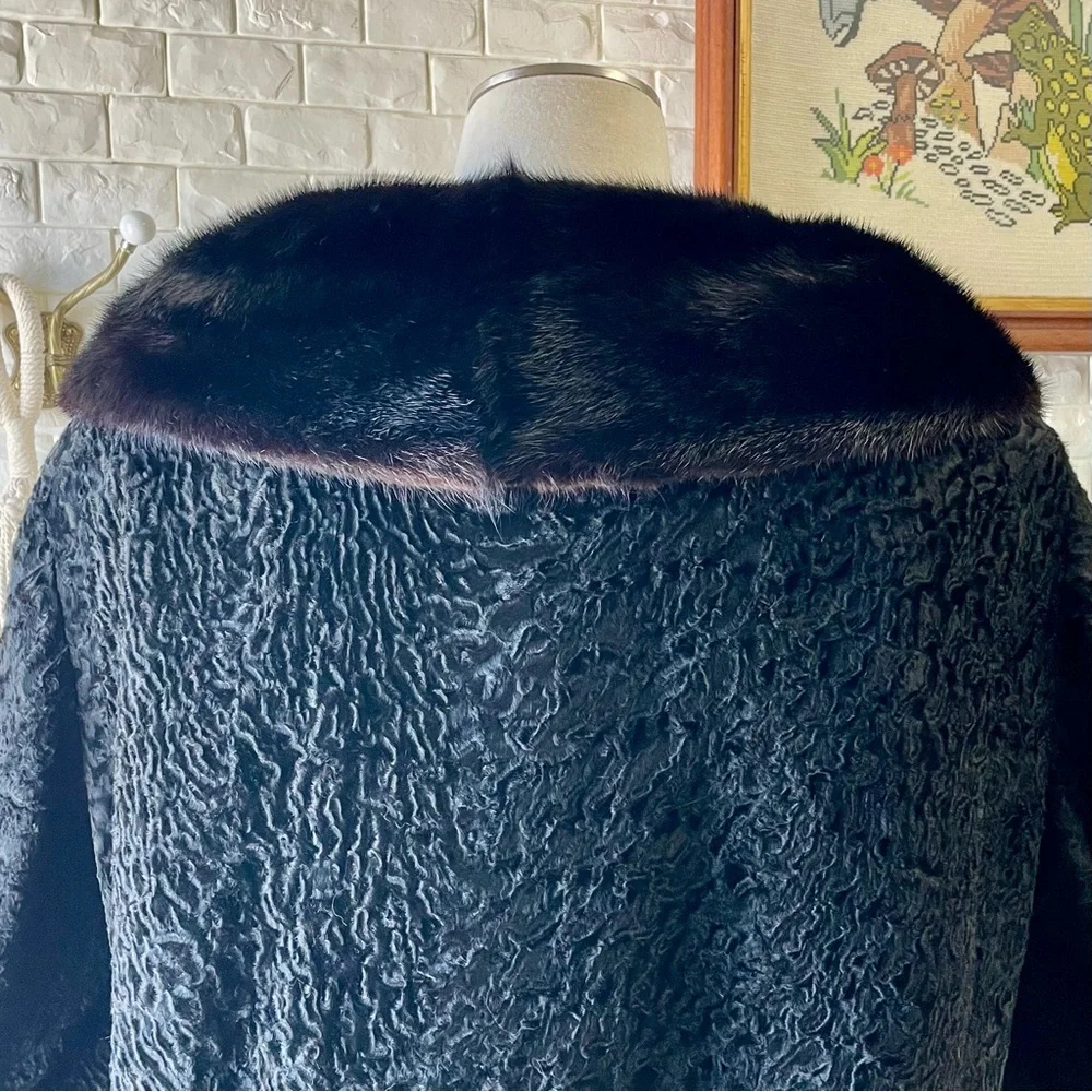 Vintage 1960s Persian Lamb Cropped Coat with Mink Collar - Picture 11 of 15